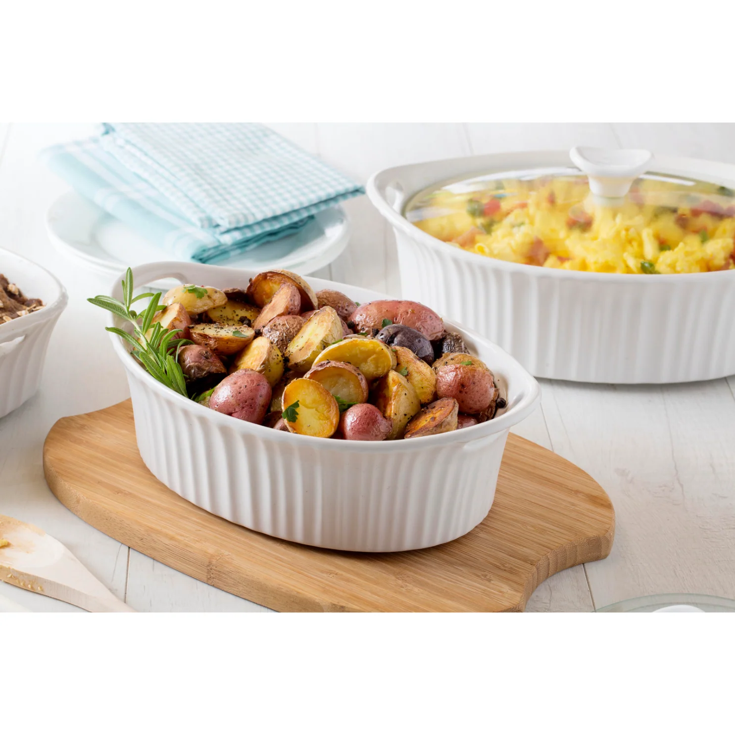 Corningware French White 1.4L Oval Covered Casserole