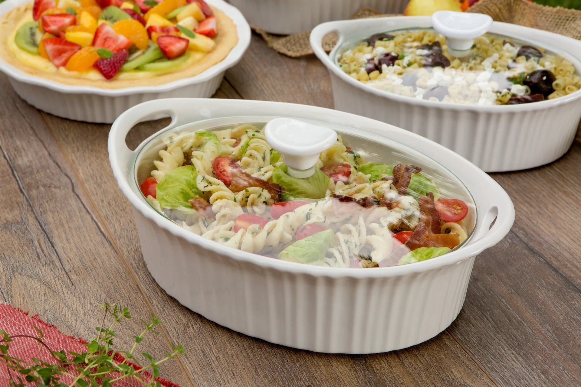 Corningware French White 2.35L Oval Covered Casserole