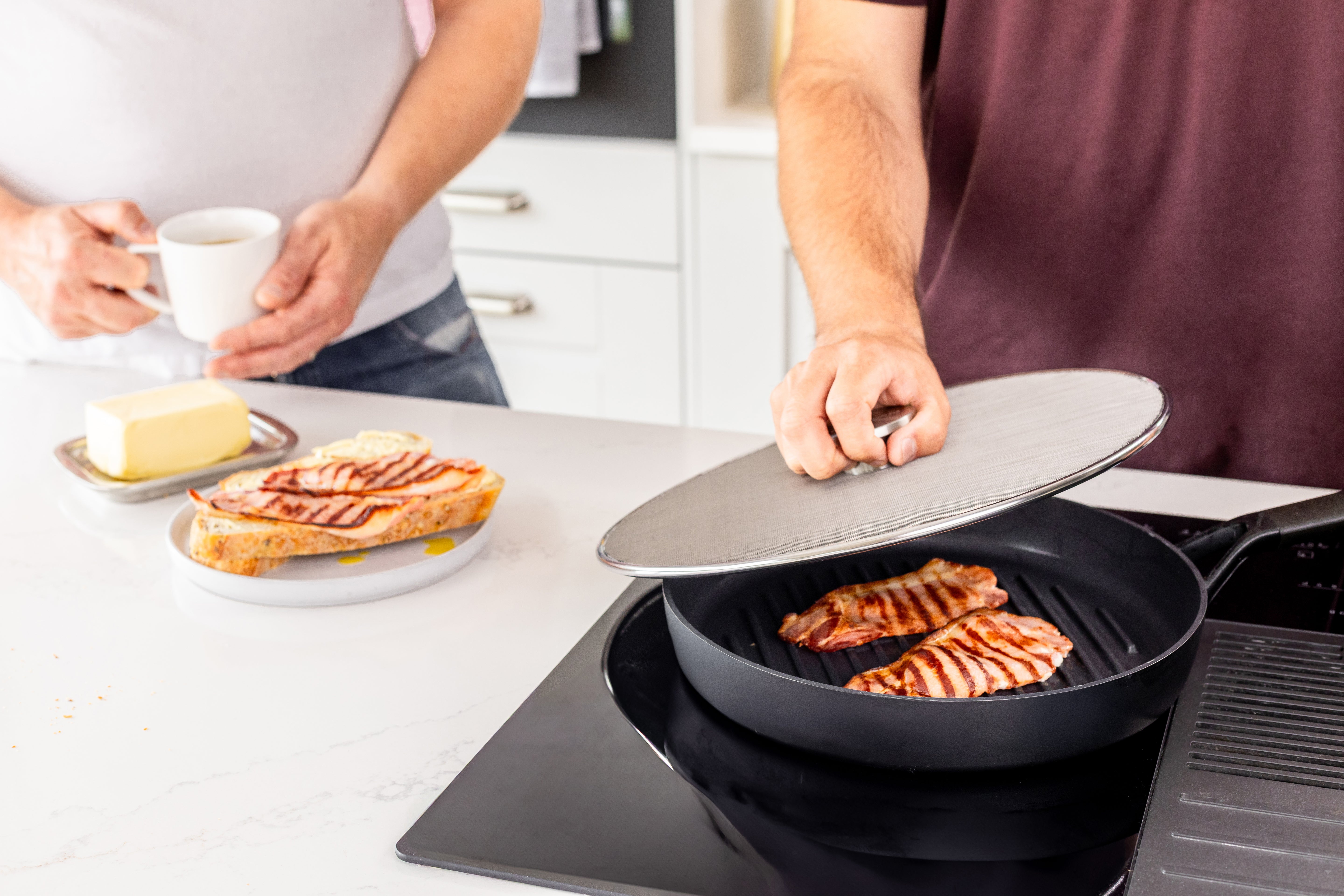 KitchenAid – Odour Absorbing Splatter Guard 33cm